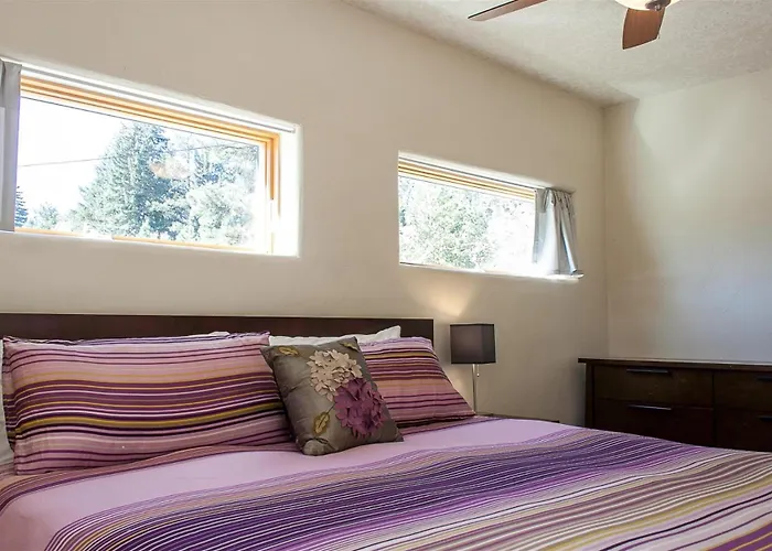 Bluebird Day - Casa Sol: Cozy 2Br Townhome In Bend, Or, Featuring Two King Beds And A Hot Tub.